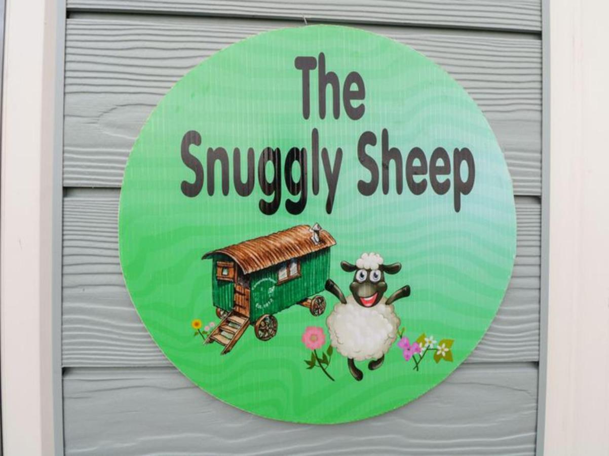 The Snuggly Sheep Shepherd Hut Farm Stay Ballyshannon Exterior foto